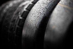 Pirelli поторопила команды с высказыванием пожеланий по шинам