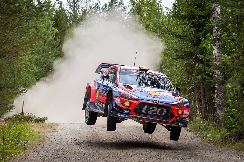 WRC, Rally Finlandia, PS22: Hyundai fa superare Breen da Neuville