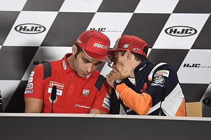 MotoGP: Petrucci diz que Márquez é o "piloto mais forte da história"