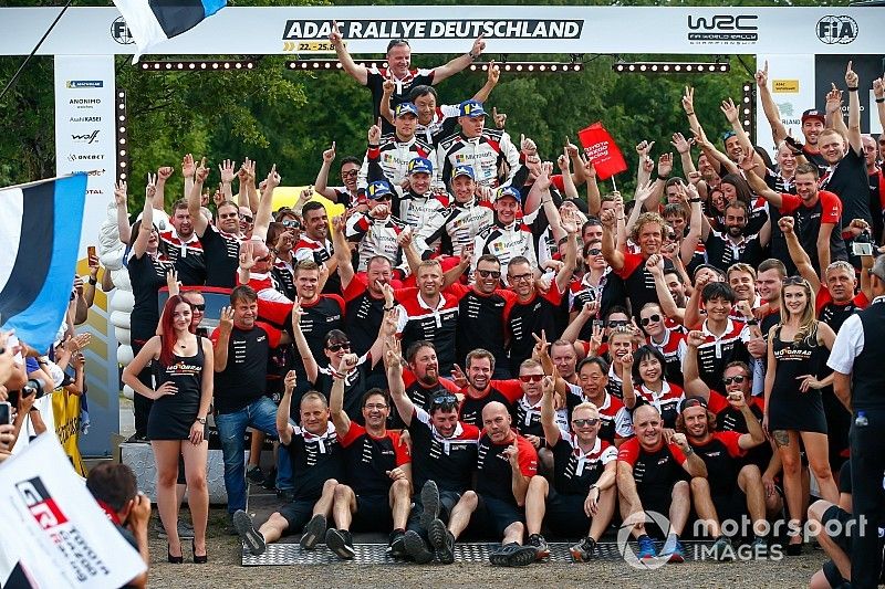 Podio: Ganador Ott Tänak, Martin Järveoja, Toyota Gazoo Racing WRT Toyota Yaris WRC. segundo lugar Kris Meeke, Sebastian Marshall, Toyota Gazoo Racing WRT Toyota Yaris WRC, tercer lugar Jari-Matti Latvala, Miikka Anttila, Toyota Gazoo Racing WRT Toyota Yaris WRC con el equipo