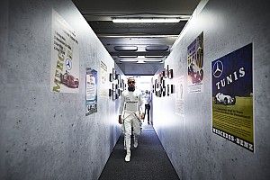 Hamilton: Bunu nasıl yaptık bilmiyorum!