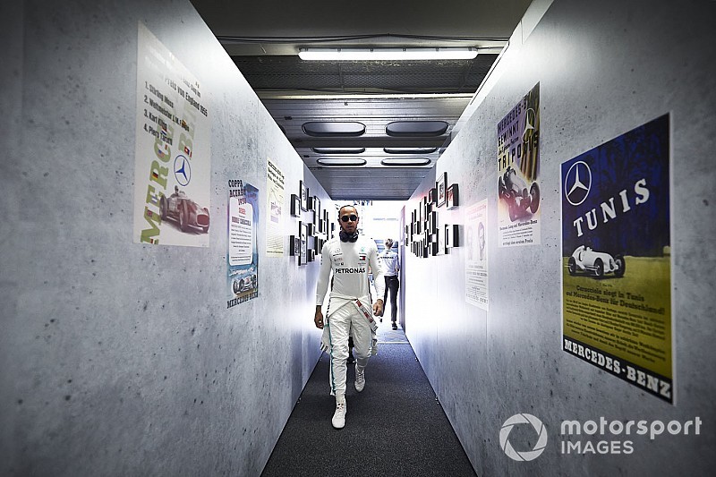 Hamilton: Bunu nasıl yaptık bilmiyorum!
