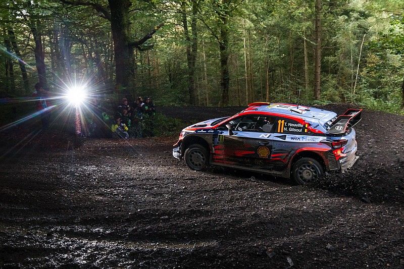 WRC, Rally Galles, PS5: Latvala ed Evans volano. Neuville 2°