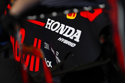 Honda продлила контракт с Red Bull. Но всего на один год