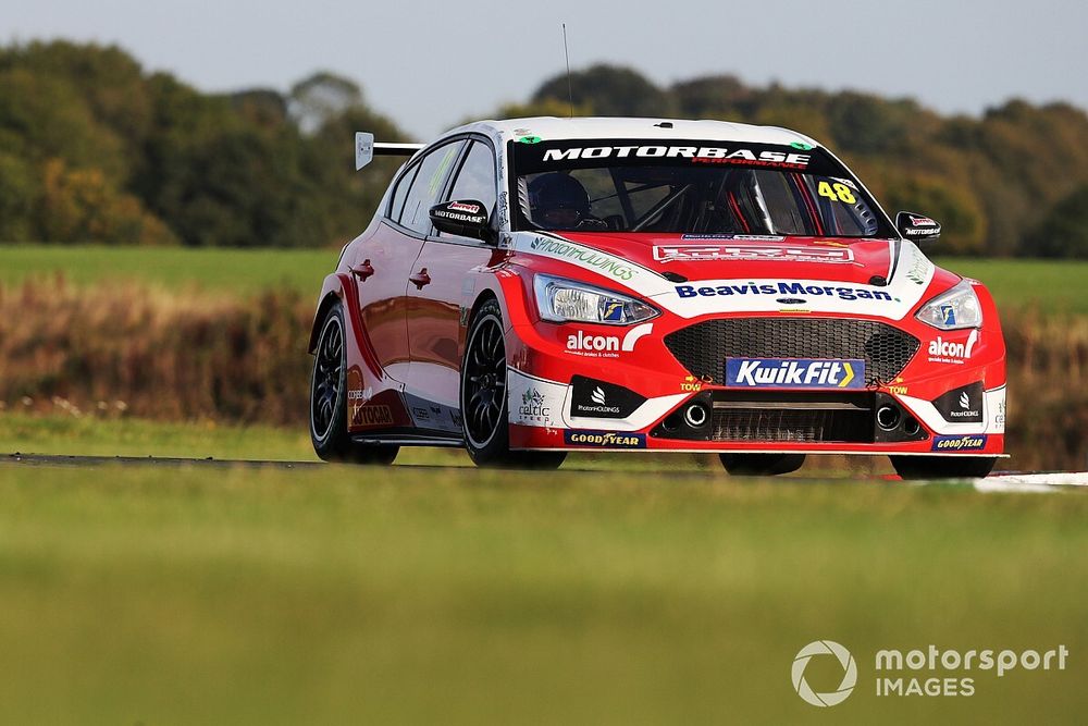 Silverstone BTCC: Jackson wins, Butcher escapes huge crash