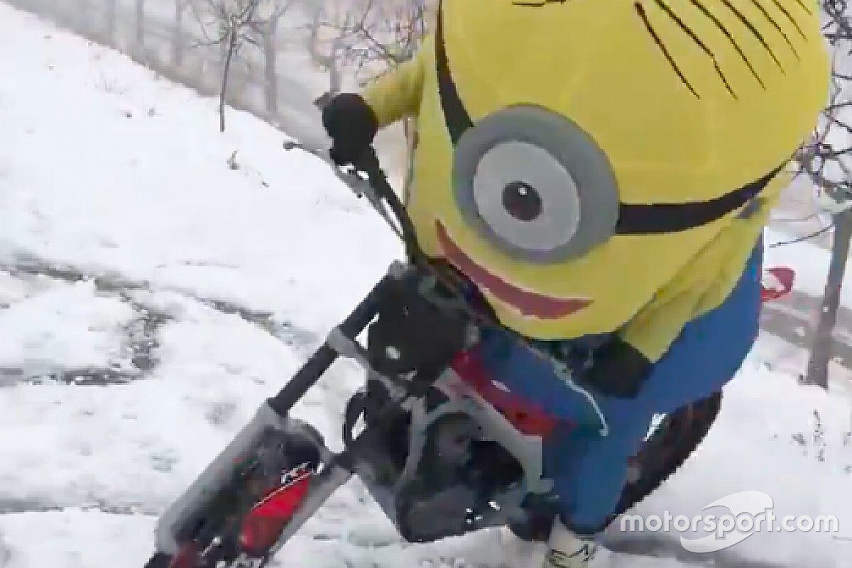 Vídeo: Alex Márquez vuelve a 'enloquecer', esta vez sobre la nieve