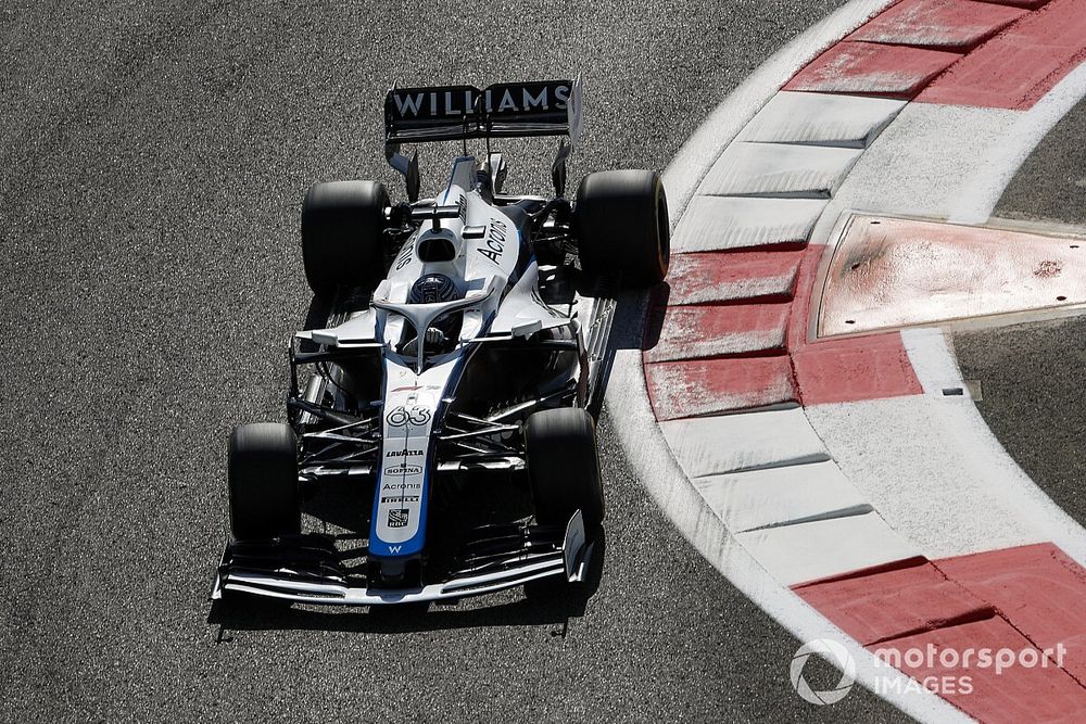 Williams stuurt FW43B voor eerste meters rond over Silverstone