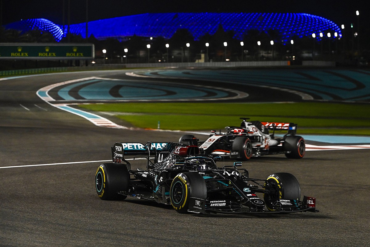 Abu Dhabi past lay-out van F1-circuit aan om inhalen te bevorderen
