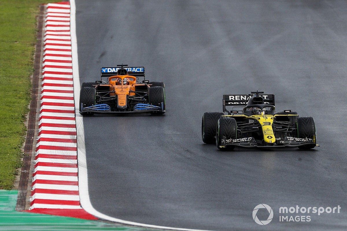 Seidl: Nem véletlenül csapott le a Ferrari Sainzra