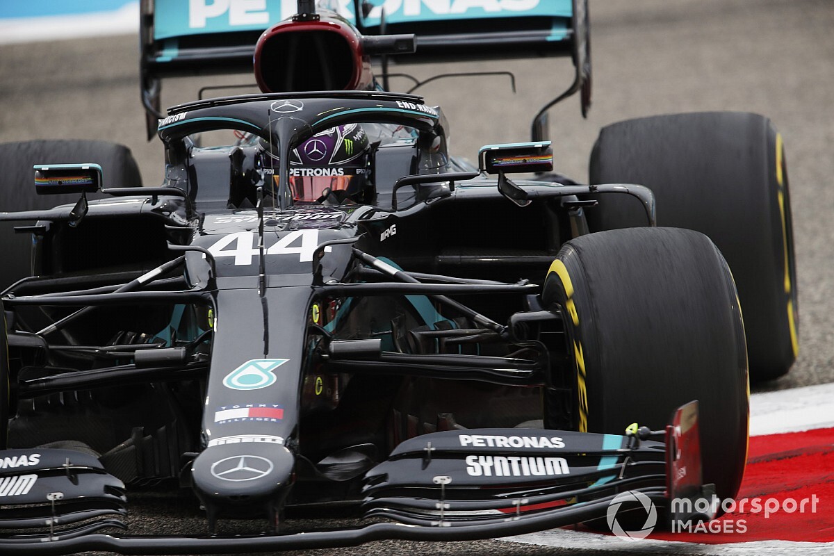 F1: Hamilton bate Verstappen e lidera dia no Bahrein; Albon bate