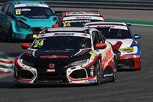 TCR Italy: bis di Giacon fra gli autoscontri di Gara 2 a Monza