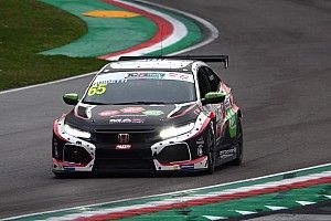 TCR Italy: Guidetti beffa Brigliadori ed è in Pole per Gara 1