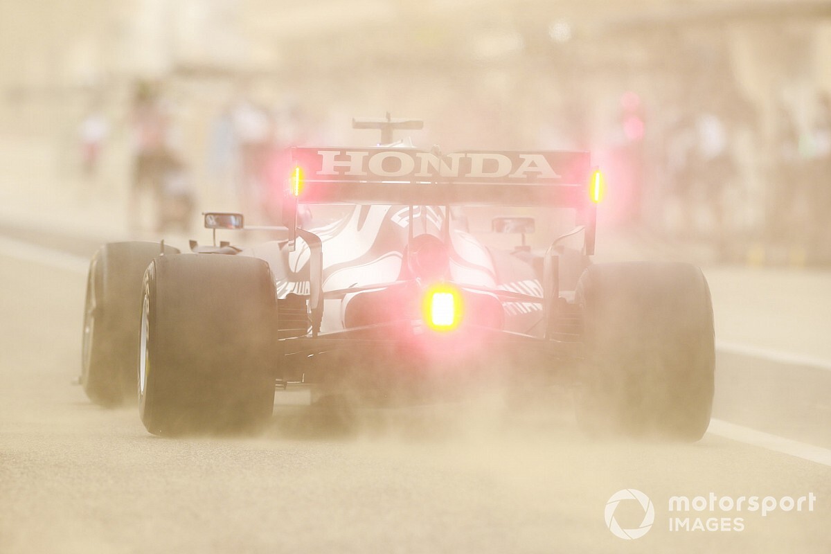 速報:F1プレシーズンテスト初日午後|砂塵の中、レッドブル・ホンダのフェルスタッペン最速。角田裕毅9番手