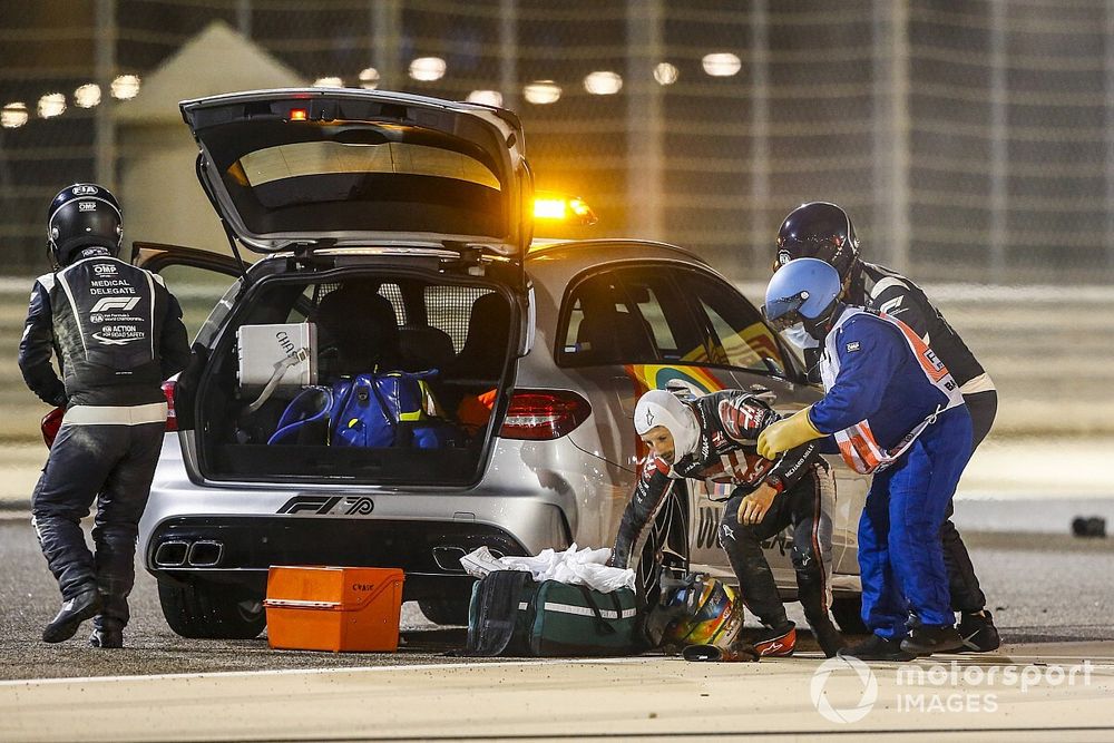 Fotos de la F1 en Bahrein: incendio, vuelco y mucho más
