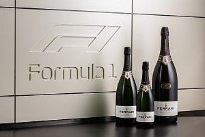 Idén már Ferrari pezsgővel ünnepelhetnek a pilóták a dobogón