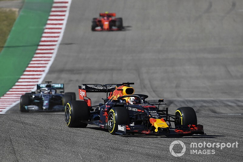 Verstappen tira de ironía sobre el rendimiento de Ferrari en Austin