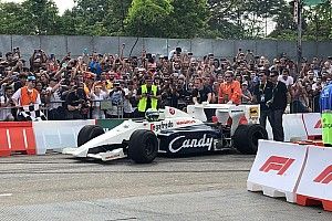 Teljesült Massa nagy álma: Senna autóját vezethette (videó)