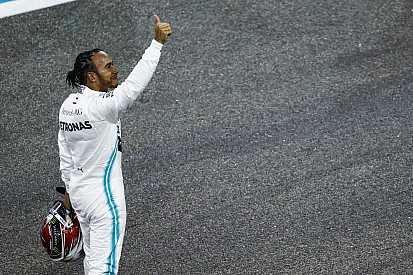 Hamilton örül, hogy vége a "pole-aszálynak"