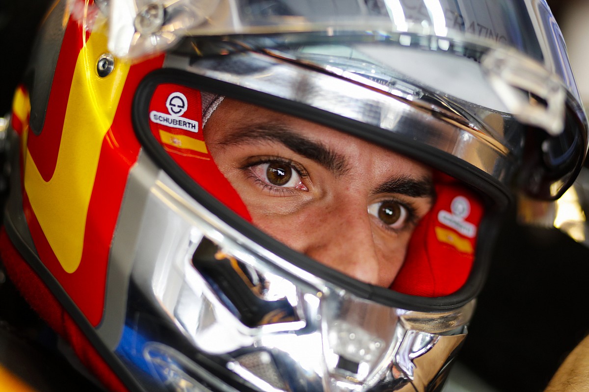 «Он сможет стать чемпионом». Ferrari установила Сайнсу цель