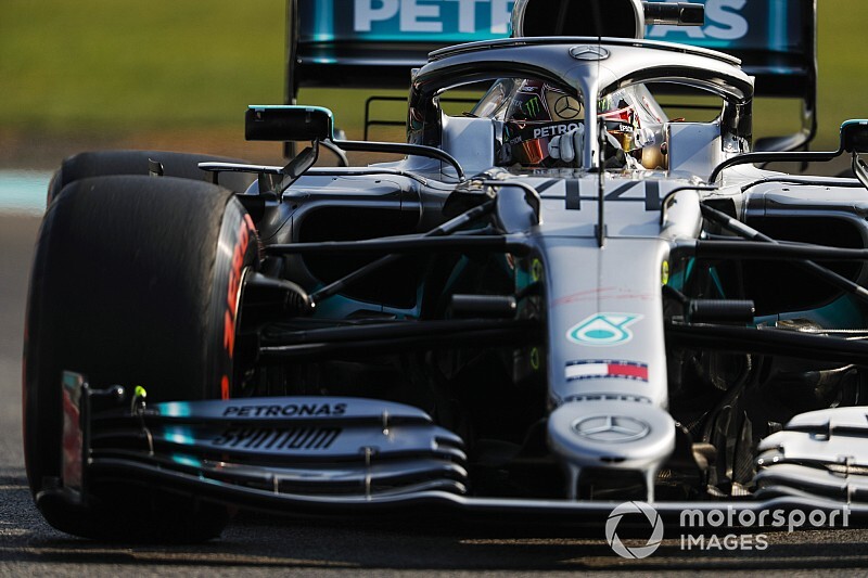 Hamilton Abu Dhabiban sem adta fel, mert mindig tud fejlődni