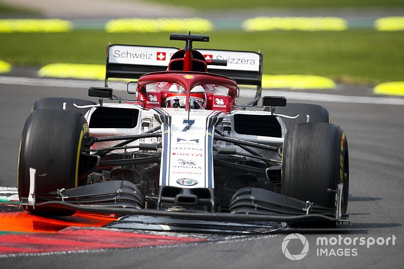 Raikkonen'in aracı ilk turda hasar görmüş