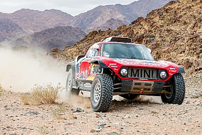 Dakar, Auto, Tappa 5: Sainz concede il bis battendo Al-Attiyah
