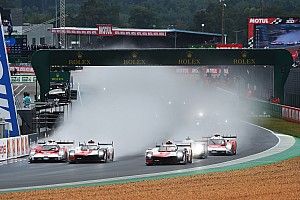 Toyota aan kop na chaotisch eerste uur op Le Mans