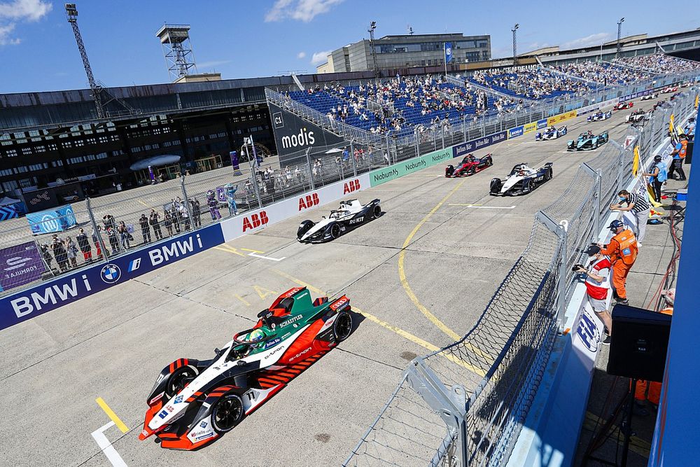Di Grassi gana en Berlín y el Mundial de Fórmula E 2021, en un pañuelo