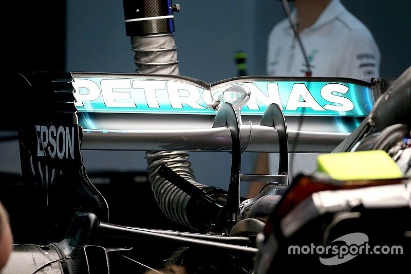 Mercedes: copiato il supporto dell'ala posteriore Ferrari con il collo del cigno