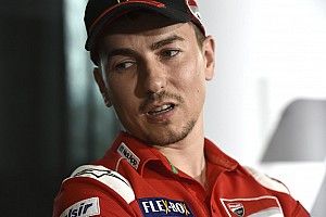 Lorenzo undergoes surgery on left wrist