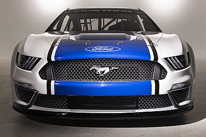 Ford svela la nuova Mustang, che farà il suo esordio in NASCAR Cup all'inizio del 2019