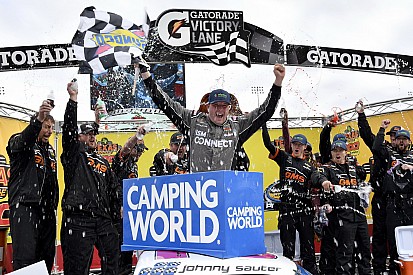 Sauter wins Martinsville Truck race, locks into final four