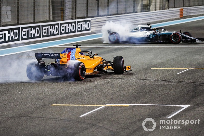 Alonso, son turdaki gösteri için Vettel ve Hamilton'a teşekkür etti