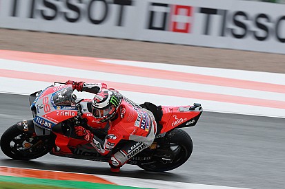 Lorenzo: "La testa mi sta limitando per paura di aggravare l'infortunio"