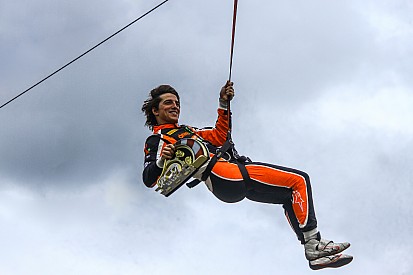 Ex-F1, Merhi faz a pole das 500 Milhas de Kart