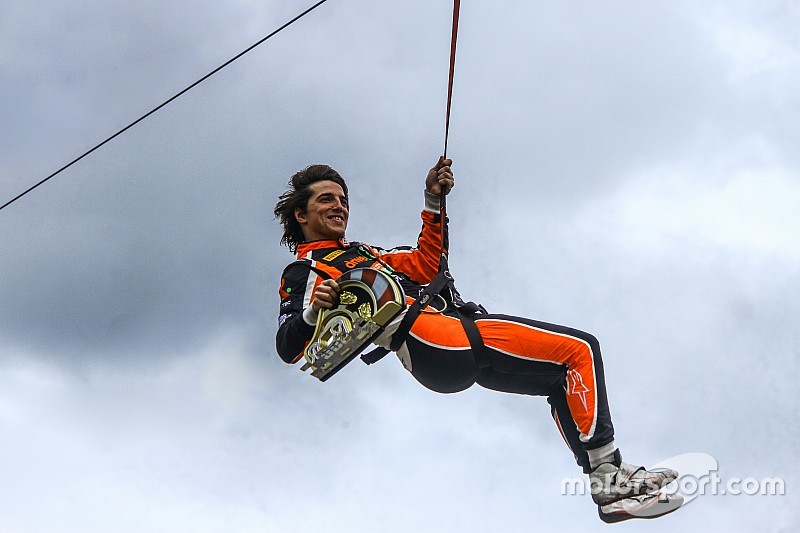 Ex-F1, Merhi faz a pole das 500 Milhas de Kart