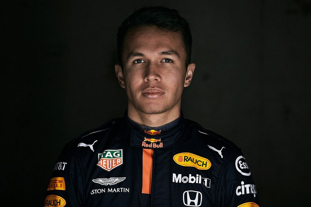 Albon nagyon komolyan veszi a munkáját - a thai vissza akar térni az F1-be