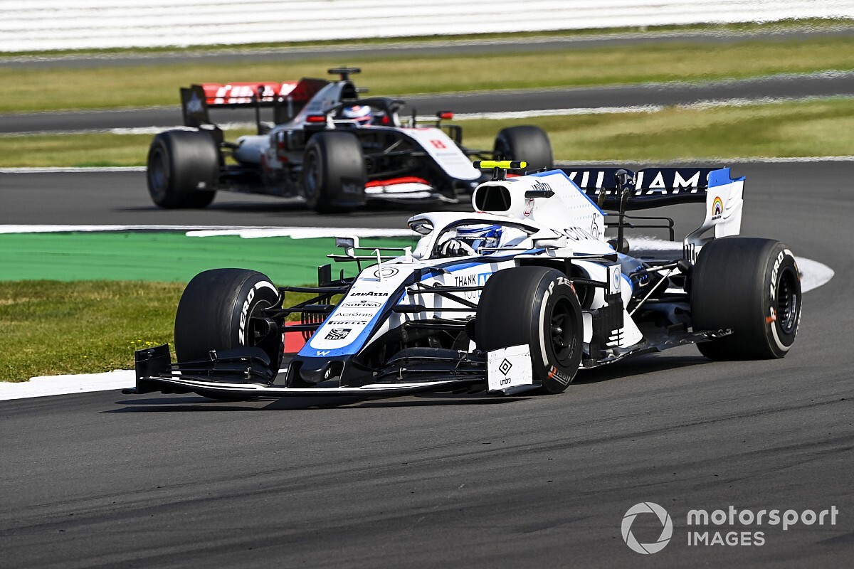 Az F1-es újonc parádés előzése: kezd ráérezni az ízére? (videóval)