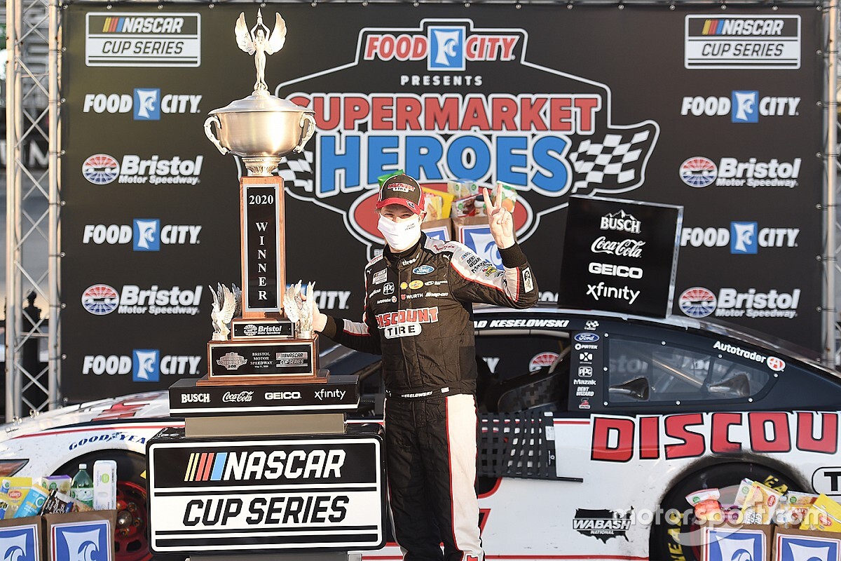 Brad Keselowski grabs Bristol win after Elliott, Logano wreck