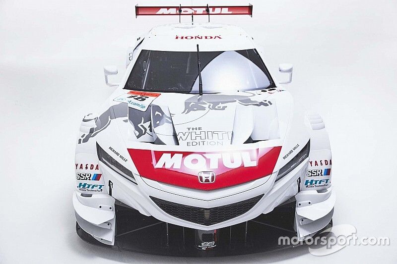 白いレッドブルNSXがスーパーGTテストに登場。MUGENとレッドブルがコラボ