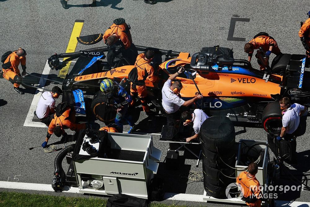 F1, salta il protocollo: alcuni piloti e team principal a casa?