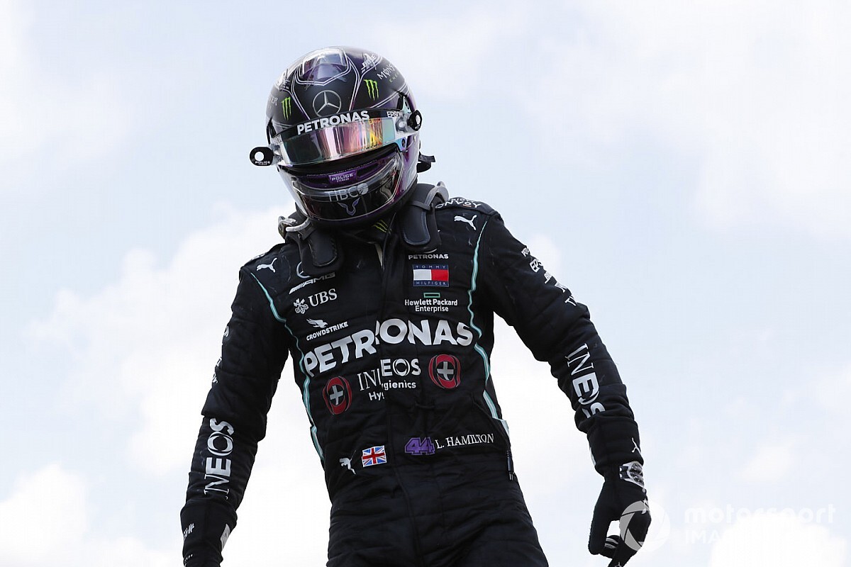Hamilton bije rekordy Schumachera