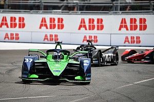 F-E: Cassidy vence ePrix de Nova York com Di Grassi em 2ª após final caótico com aquaplanagens