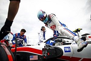 Schumacher úgy érzi, készen áll arra, hogy beugorjon Leclerc vagy Sainz helyére: „Szívesen megmutatnám nekik, mit tudok”
