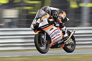 Victoria y liderato para Canet en Moto3