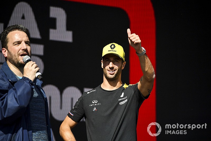 Nő a pánik a Renault-nál: már Ricciardo fizetése a téma, és Ocon