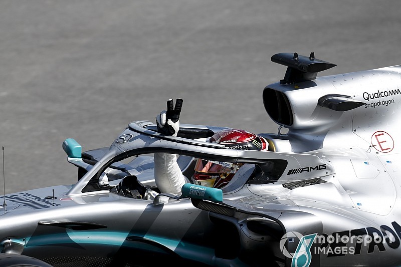 Scheckter: Şampiyonluğu Hamilton hak ediyor