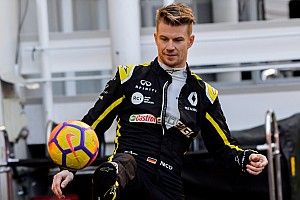 Több mint 300 kép az F1-es teszt keddi napjáról Barcelonából