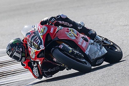 Redding picks up debut podium in British Superbikes