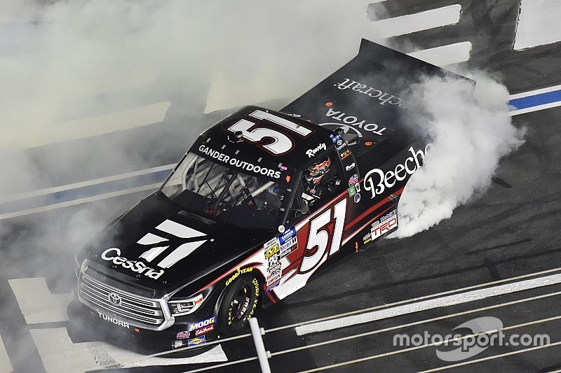 Kyle Busch goes 5-for-5 in NASCAR Trucks with Charlotte win